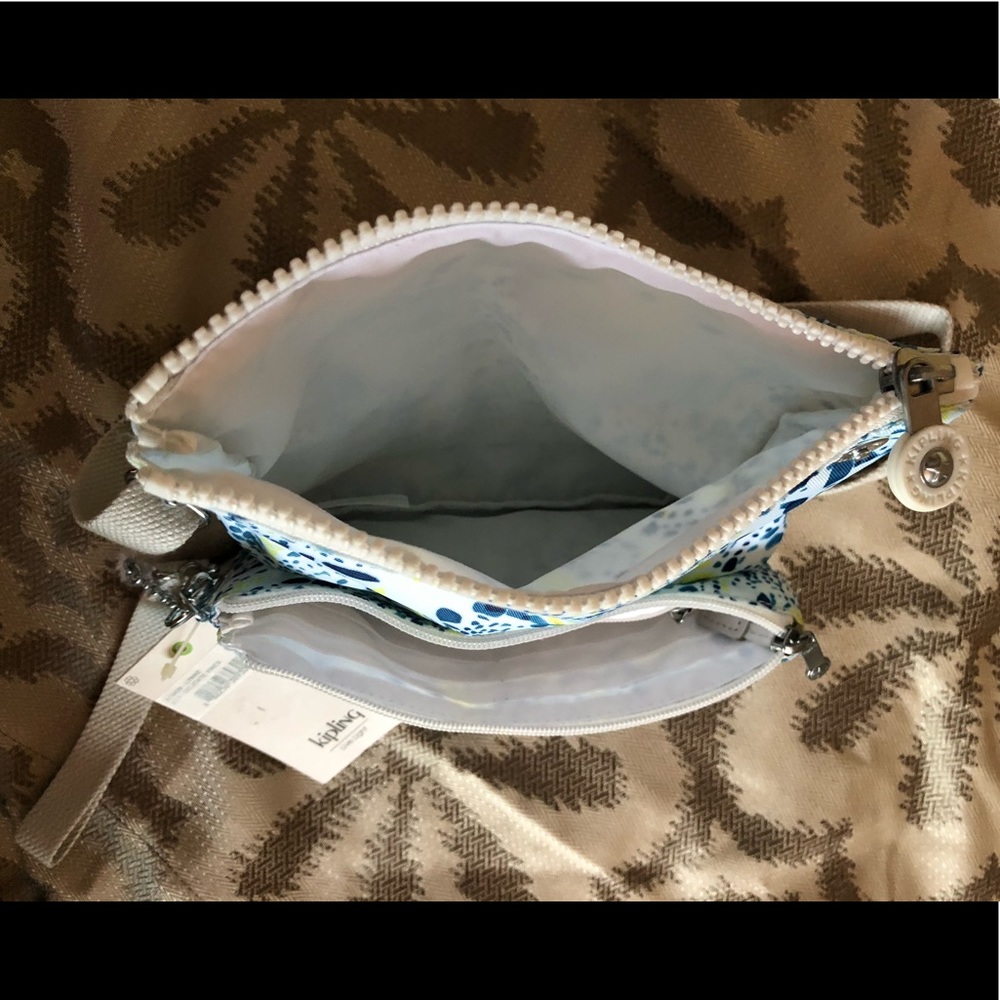 KIPLING LYNNE DELICATE VINES CONVERTIBLE BAG👛 - Picture 11 of 13